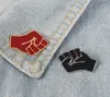 Эмалированная красная брошь с поднятым кулаком солидарности, шляпа, булавка с лацканами, значок рубашки, черный цвет, ювелирные изделия Gift5172387