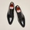 Sapatos de vestido apontou negócios masculinos brogue elegante preto branco high-end casamento do noivo