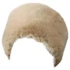 Berets Windproof Winter Hat Fluffy Faux Fur Women مع قبة على شكل قبعة خارجية دافئة للسيدة حماية أذن مريحة