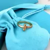 Smycken T Diamond Band Rose Gold Fashion Simple Cross Par Ring mångsidig färglös Ynmu