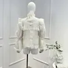 Kvinnors blusar högkvalitativa sommaren 2024 Sweet Style Heavy Work White Lace Patchwork Pleat Silk Blus för kvinnor med bakre knappar