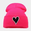 베레모 부부 모자 단순한 사랑 하트 패치 니트 모자 남성 여성 패션 따뜻한 모자 발렌타인 데이 발렌타인 데이 성격 웅덩이 캡 유니스x 비니