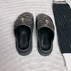 2024 Designer Chinelo Mulheres Chinelos Padrão Clássico Mulas Canal Sandálias de Plataforma de Inverno para Mulheres Cross Baotou Slides Mulheres Marca Impressão Argyle Sapatos Clássicos