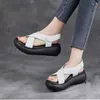 Sandales à semelle épaisse pour femmes, chaussures d'été à bout ouvert, chaussures à bouche de poisson, en cuir souple, éponge surélevée, 2024