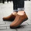 Casual Lightweight Soft Sole Comfortable Slip-on Leather Shoes Men Loafers Moccasins Driving Shoe Big Size 39-48 240129