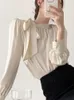 Camicette da donna Camicia da donna con fiocco in raso con cravatta 2024 Inizio primavera francese allentato semplice Chi solido maniche lunghe White Lady Patchwork Top