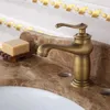 Zlew łazienki krany zabytkowe brązowy kranę wysoka naczynie mikser i zimna wodę wykończona