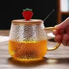 Bicchieri da vino Creativo Tazza in vetro resistente alle alte temperature Tazza da caffè Bottiglia carina Coppia di studenti Tè al latte con coperchio Cucchiaio Fiore