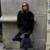 Giacche da donna TRAF Cappotto in pelliccia sintetica nera da donna Giacca corta soffice da donna a maniche lunghe in caldo inverno 2024 Cardigan in pelliccia di lusso