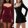 Casual Kleider Frauen Plissee Mini Kleid Chic Samt Sexy Low Cut Einfarbig Pullover Slim Fit Cocktail Kurze