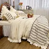 Ensembles de literie Linge de lit de luxe automne et hiver bébé en peluche quatre pièces ensemble épaissi chaud princesse jupe couverture fournitures ..