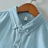 Chemises décontractées pour hommes 2024 Summer Youth Solid Color Denim Shirt à manches longues Jeans Beau mâle Coton Tops confortables