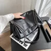 Moda kadın çantalar niş zincir crossbody çanta bayanlar omuz büyük kapasiteli çanta çapraz kare pu 240130