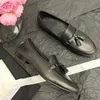 Mocassins à pampilles de créateur pour femmes, bout rond, talon plat, à enfiler, petites chaussures en cuir noir à la mode et polyvalentes, 100% cuir véritable EU35-41