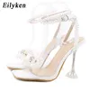 Eilyken Vrouwen Sandalen 2024 Zomer Sexy Perspex Kristal Hoge Hakken Party Bruiloft Schoenen Vierkante Neus Parels String Strik Pompen 240118