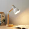 Creative Nordic Table Lamp träkonst LED Turn Huvud Enkel sängbord Lighteye Protection Reading Bedroom Study Y240125