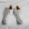 Zapatos de vestir Punta redonda Tamaño pequeño Gents Tacones Hombres Boda Drop Zapatillas Deportes Vietnam Precio Caro Krasovki XXW3