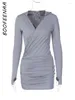 Robes décontractées BOOFEENAA Street Fashion V Cou À Capuche Robe À Manches Longues Tenues D'automne Femmes Baddie Vêtements Sexy Sport Gris Club C70-CZ31