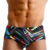 Costume da bagno da uomo Costume da bagno triangolare Linee colorate Costume da bagno maschile elastico Comfort con imbottitura push up copri coppa