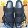 Sandales Pantoufles Diapositives Hommes Designer Femmes Slider Chaussures Cuir Mode Appartements Plage Piscine Oreiller Laine Mules Sangle Confort Plateforme 4 Saisons Casual Taille 36-45 36-5