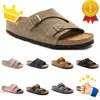 Sandálias Homens Designer Mulheres Couro Camurça Mocha Preto Branco Hoeel Indoor Beach Slider Scuffs Flip Flops Sapatos Plataforma Palmilha de Madeira Mens Chinelos