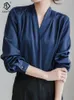 Vårens ankomst Kvinnor Elegant Satin Blue Lantern Sleeve Vneck Office Navy Shirt Vintage Autumn Casual Tops T24401X 240130