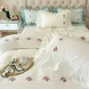 Elegante set copripiumino in garza a bolle di pizzo con lenzuolo Stile principessa Biancheria da letto morbida per la pelle Set romantico francese 240131