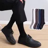 Skarpetki męskie Mężczyźni Long Knee High Cotton Solid Business Soft Elastic for Party Formal Gentleman Stockings