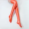 Niepoślizgowe seksowne satynowe błyszczące jedwabiste kolano wysokie pończochy Kobiety w rozmiarze długie skarpety japońskie olej błyszczące gładkie skarpetki o długości kolan 240124