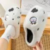 Pantoufles femmes mignon dessin animé vache en peluche plate-forme Super doux bout fermé sans lacet chaussures floues hiver chaud maison Shones