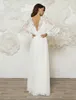 Arabia A Line Wedding Dress V Neck Lace Appliciques Lång ärm Brudklänningar Sop Train Backless Boho Brudklänningar