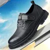 Klassiska herrläderskor lyx varumärke män casual skor andas enkla utomhus mjuka mockasins manliga sneakers zapatos hombre 240125