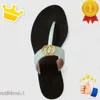 Heren Slippers Klassiek Grote Zomer Rubberen Bodem Damesschoen Strand Slippers Brief Platte Slipper Designer Schoenen Metalen Knoop Sandalen Lazy Lady Loafers Slippers Maat s