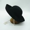 Basker franska svart röd bowler hatt curling bassäng för kvinnor höst vintermode pärlkedja filt derbies femme ben