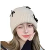 Koreanska kvinnor höst och vinter mångsidig båge akryl stickad cap flicka sött varmt öronskydd stort huvud skidskalle beanie hatt 240123