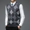 Fashion Designer Brand Argyle Pullover Diamond Sweater V Neck Knit Vest Men 6% Wool Sleeveless Autum Casual Men Clothing 240125