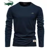 Bawełniana koszulka z długim rękawem dla mężczyzn solidne sprężynowe małe koszulki wysokiej jakości męskie topy klasyczne ubrania Męskie koszulki 240202
