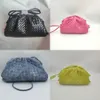 mit Logo Designer Mini-Beutel-Clutch-Tasche Hochwertiges Schafsleder Intrecciato Woven Cloud Bag Fashio Gril Vollständige Farbpalette Drei Größen Beutel-Partytasche 231115