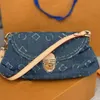 Borsa a tracolla firmata Borsa sotto le ascelle da donna Cowboy per borse in denim vintage di fascia alta Vecchia Borsa blu con ricamo Baguette