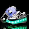 Chaussures à roulettes lumineuses LED pour enfants, baskets de skate lumineuses avec roues, ailes de patins pour enfants, 240131