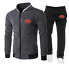Herrspårsperioder Moto Guzzi 2024 Spring och Autumn Style Printing Jacket Suit Högkvalitativ sport Casual Fashionable Zipper Set