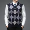 Fashion Designer Brand Argyle Pullover Diamond Sweater V Neck Knit Vest Men 6% Wool Sleeveless Autum Casual Men Clothing 240125