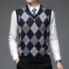 Fashion Designer Brand Argyle Pullover Diamond Sweater V Neck Knit Vest Men 6% Wool Sleeveless Autum Casual Men Clothing 240125