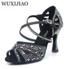 Et noir 461 blanc wuxijiao tissu flash womens latin salle de bal de bal de danse chaussures de danse talon doux 7,5 cm 240125