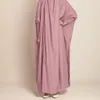 Etniska kläder muslimska kvinnor klär