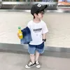 衣類セット男の子夏のファッションラペルノースリーブトップとTシャツショーツデニムティーンキッズ服3PCSスーツ子供