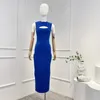 Robes décontractées 2024 Arrivée Printemps Été Top Qualité Solide Bleu Vintage Sexy Sans Manches Évider Moulante Femme Robe Midi