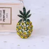 Brooches 2024 Fashion Costume Jewelry Cute Enamel Pin Metal Crystal Rhinestone Pineapple Brooch Brcohe Vintage Fruit For Women