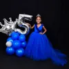 Royal Blue Flower Girl Dresses V Neck Puffy Pleated Tulle Tiered Tulle Ball Bowns For Little Girls For Wedding Appliced ​​Spets Pärled Bridal Gowns NF111