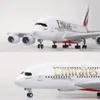36.5cm escala 1/200 Emirados Árabes Unidos Avião Árabe Unido Modelo 380 A380 Avião de brinquedo com roda leve Resina plástica fundida 240119